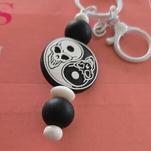 Yin Yang Skull Keychain